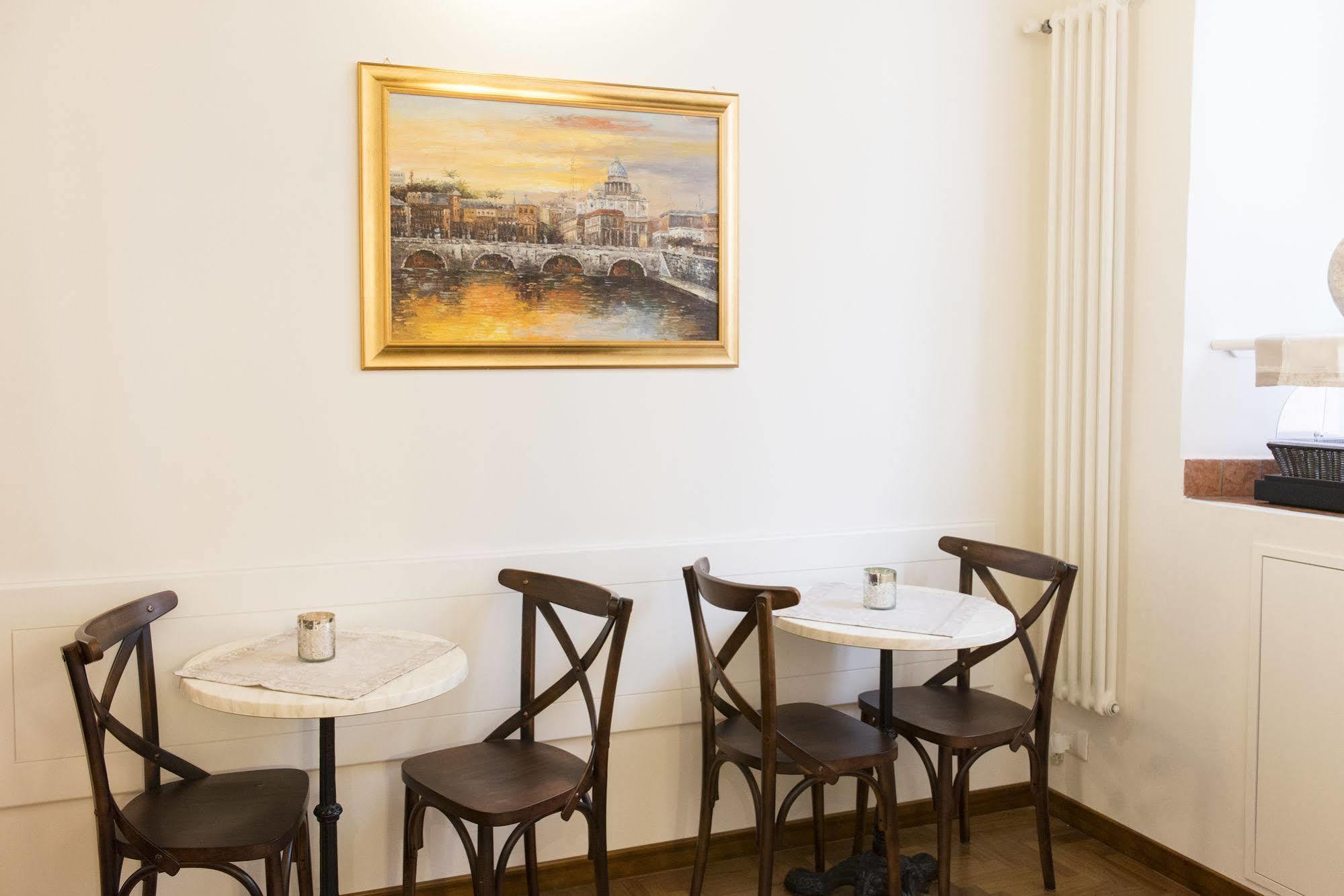 Domus Trevi Bed & Breakfast Rome Exterior photo