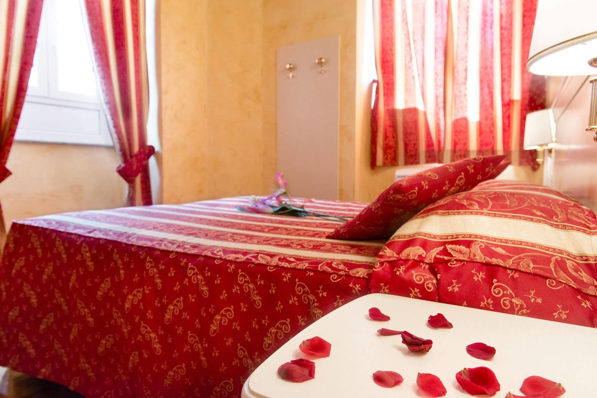 Domus Trevi Bed & Breakfast Rome Exterior photo