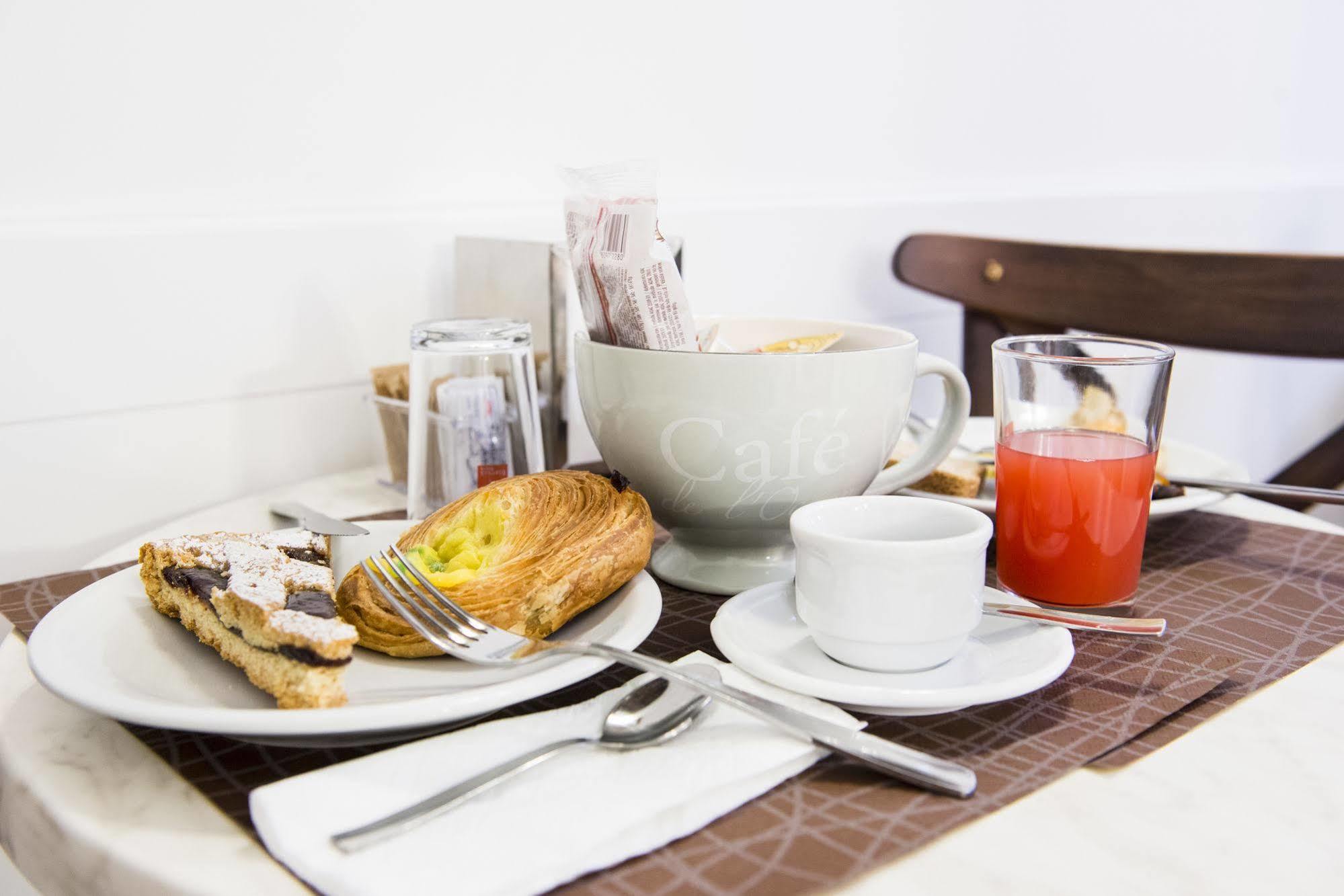 Domus Trevi Bed & Breakfast Rome Exterior photo